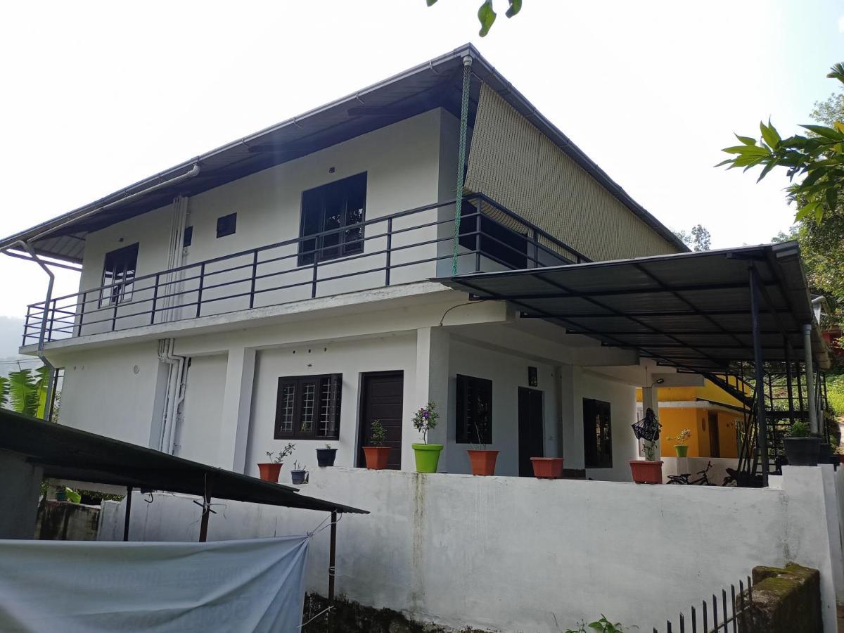 La Casa De Alexa Homestay Idukki Buitenkant foto